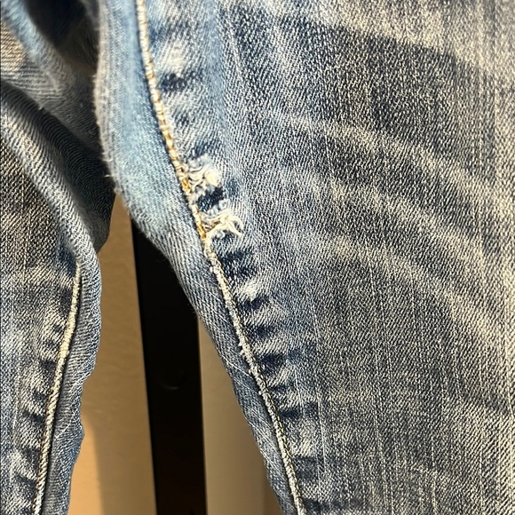 Mossimo Supply Co. Blue Slim Jeans with Vintage Fading - Picture 4 of 4